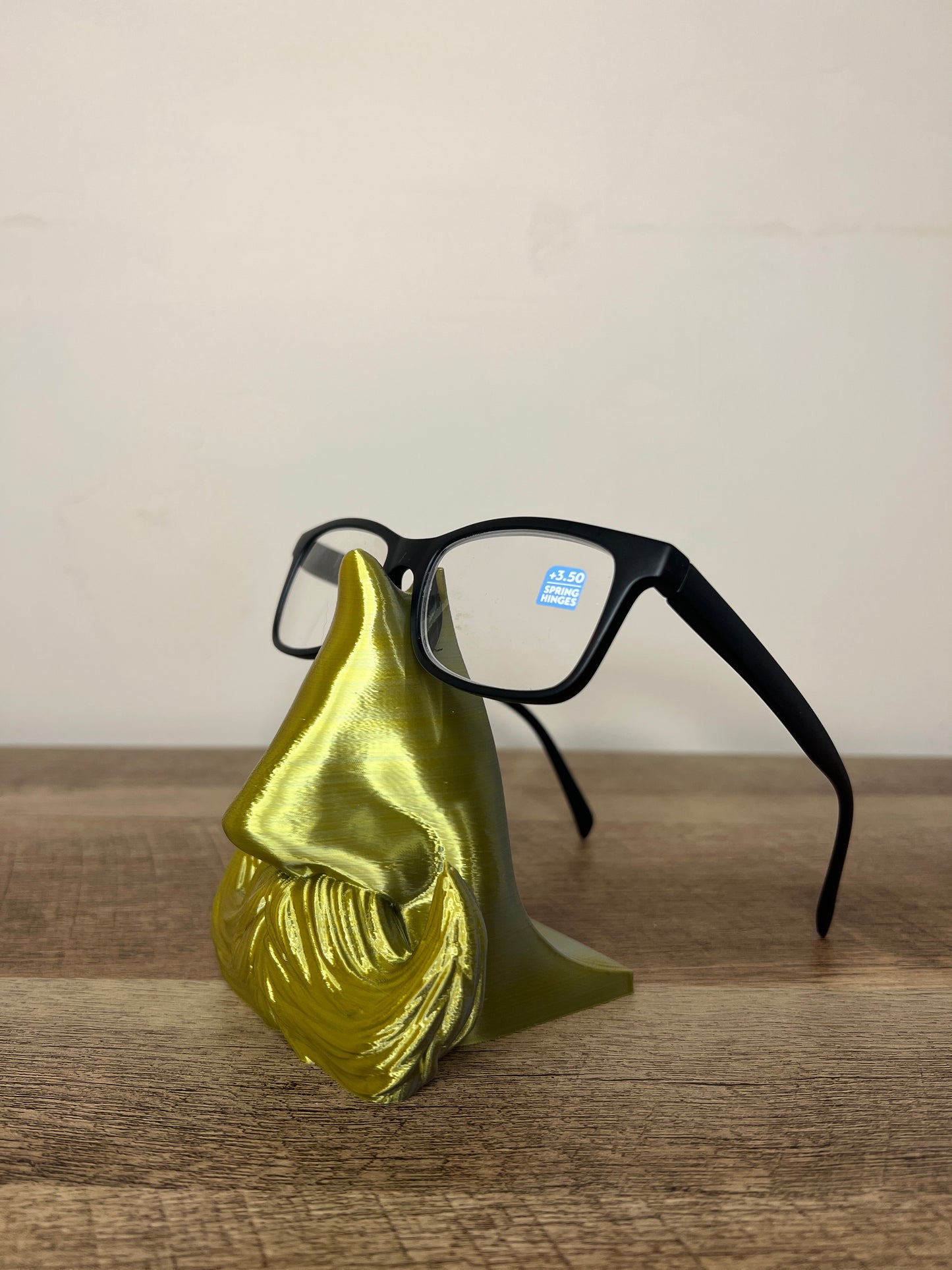 Nosy Friend Glasses Holder