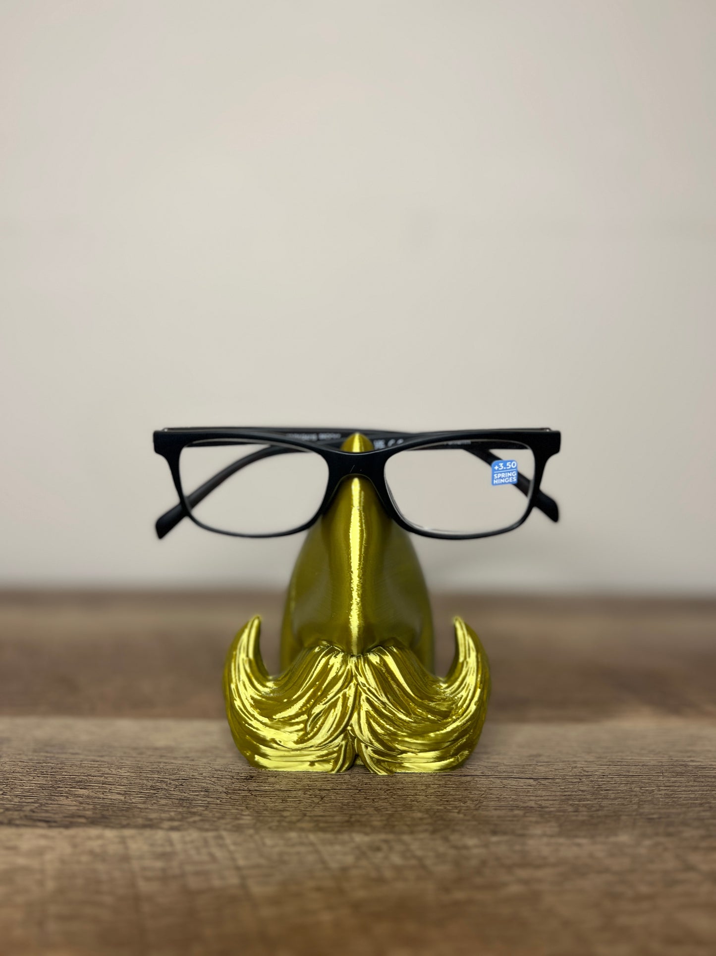 Nosy Friend Glasses Holder